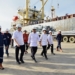 Penjagub Gorontalo Rudy Salahuddin saat meninjau pembangunan pelabuhan Anggrek.
