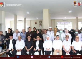 Para Cakada Pilkada Bone Bolango 2024 mulai jalani Tes Kesehatan. (foto. Kpu)