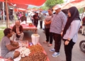 Foto. Cawagub Kris Wartabone saat bertemu pedagang di Pasar