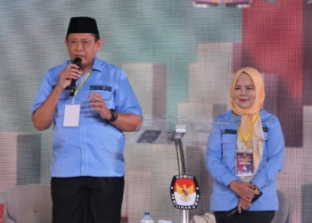 Pasangan Gusnar Ismail dan Idah Syahidah Habibie.