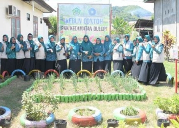 Pj. Ketua PKK Boalemo, Heldy Vanni Alam mensosialisasikan program Asta Cita kepada PKK Kecamatan Dulupi dan PKK desa setempat