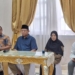 Gubernur Gusnar Ismail dan Wagub Idah Syahidah saat menjawab pertanyaan dari awak media.