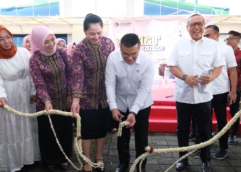 Wamen Ossy Dermawan saat hadir dalam kegiatan bazar ramadan.