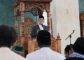 Menteri Nusron Wahid saat menjadi khatib pada sholat idul fitri 1446 H.
