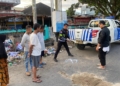 Pengendara motor tabrak truk pengangkut sampah, Polisi lakukan olah TKP.