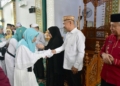 Bupati Pohuwato saat melepas jamaah calon haji