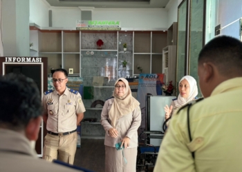 Hendrawana Nur D.L, S.ST  Kepala Subbagian Tata Usaha
Kurniawan Mattewakkang, S.ST    Kepala Seksi Survei dan Pemetaan
Trezy Andhika, S.ST.   Kepala Seksi Penetapan Hak dan Pendaftaran