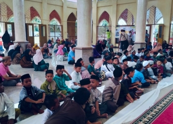 Suasana pelaksanaan aksi Masjid Peduli oleh BTM Agung Baiturrahmah Boalemo.(f.istimewa)