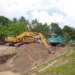 Excavator yang dikerahkan tim YR untuk melakukan pengerukan sedimentasi