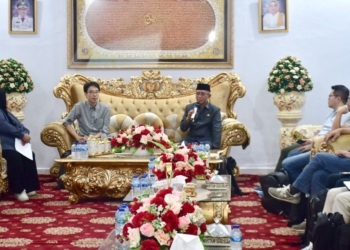 Wabup Iwan Adam saat menerima kunjungan investor Jepang