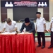 penandatanganan berita acara persetujuan bersama oleh Bupati Pohuwato dengan Ketua DPRD Pohuwato