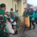 Bakti sosial Kodim 1313/Pohuwato bersihkan sampah di seputaran pasar Marisa