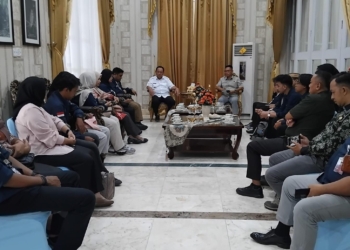 Gubernur Gorontalo saat menerima audiensi dari