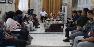 Gubernur Gorontalo saat menerima audiensi dari