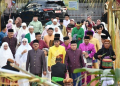 Bupati Boalemo Rum Pagau bersama Wabup Lahmuddin Hambali dan unsur Forkopimda menuju masjid Baiturahmah menunaikan salat Idul Fitri 1.447 Hijriah.(f.dok.pimpinan)