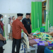 Wabup Iwan Adam saat mengunjungi pasien RS Panua