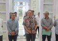Gubernur Gorontalo Gusnar Ismail saat mengumumkan penetapan pelaksanaan sistem kerja dari rumah (WFH) kepada wartawan.