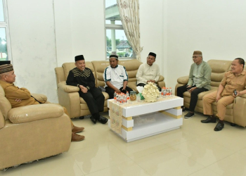Bupati Saipul saat menerima kunjungan silaturahmi rombongan DDII Pusat