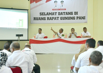 Wabup Iwan Adam pimpin rapat evaluasi program tingkat kabupaten