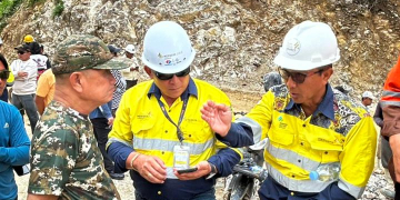 Bupati dan Wabup Pohuwato saat meninjau pembangunan bendungan pengendali sedimentasi di area Tailings Storage Facility (TSF) Pani Gold Mine