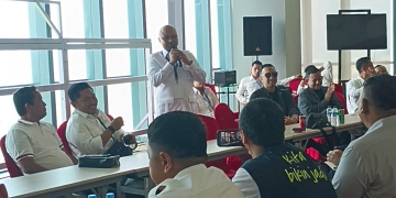 Keterangan Foto : Afifuddin Kalla saat memberikan apresiasi atas sikap loyal BPD HIPMI Gorontalo dibawah komando Ketum Ulie Anwar.