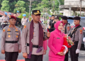 Prosesi penyambutan dan Serah Terima Jabatan Kapolresta Gorontalo Kota yang lama Kombes Pol Suryono kepada Kapolresta yang baru Kombes Pol Muhammad Junaeddy Johnny yang digelar di Mako Polresta Gorontalo Kota, Kamis (9/7/2026).