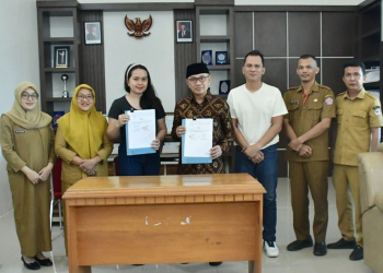 Penandatanganan PKS antara Pemkab Pohuwato dan CV. Cabana Royal Panua terkait sewa lahan di kawasan wisata Pohon Cinta