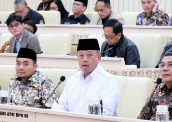 Menteri Nusron Wahid saat rapat bersama Komisi II DPR RI
