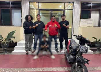 Pelaku Curanmor saat diringkus polisi.
