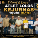 Ketua Percasi Provinsi Gorontalo, Beni Nento foto bersama para atlet yang berhasil sabet juara