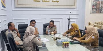 Kabid Pertanahan PUPR-PKP Provinsi Gorontalo Zakiya Baserewan saat mendatangi Kantor Pertanahan Kota Gorontalo.