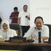 Gubernur Gorontalo Gusnar Ismail didampingi Wagub Idah Syahidah Rusli Habibie saat memimpin rapat Pemerintahan.
