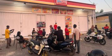 Salah satu gerai Alfamart di Marisa ditutup sementara oleh pemilik lahan
