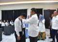 Bupati Boalemo, Rum Pagau didampingi Wabup Lahmuddin Hambali membuka kegiatan Diklat bagi calon kepala sekolah jenjang TK, SD dan SMP di Kabupaten Boalemo.(f.dok.pimpinan)