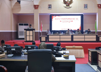 Bupati Boalemo, Rum Pagau memberikan sambutan pada sidang paripurna persetujuan rancangan APBD Perubahan tahun anggaran 2026.(f.dok.pimpinan)