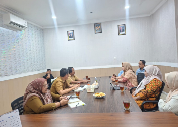 Disnakertrans terima kunjungan DPRD Boalemo bahas kelangkaan BBM bersubsidi.