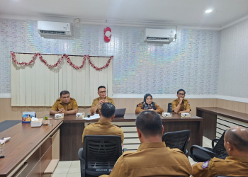 Disnaker ESDM dan Transmigrasi Provinsi Gorontalo saat rapat
