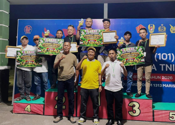 Penyerahan hadiah Turnamen Domino Orado Piala Panglima TNI