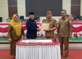 Penandatanganan oleh Bupati Pohuwato dan Ketua DPRD persetujuan perubahan program pembentukan peraturan daerah