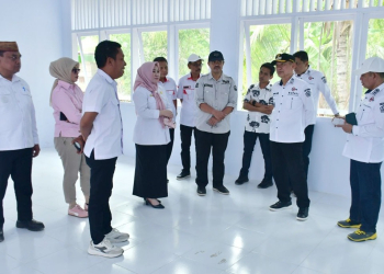 Bupati Pohuwato, Saipul A. Mbuinga, didampingi Sekretaris Daerah, Iskandar Datau, Kepala Dinas Pendidikan dan Kebudayaan, Arman Mohamad, serta sejumlah pimpinan organisasi perangkat daerah (OPD), meninjau langsung pelaksanaan program revitalisasi sekolah di SD Negeri 06 Lemito