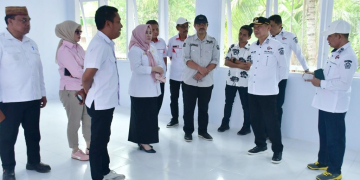 Bupati Pohuwato, Saipul A. Mbuinga, didampingi Sekretaris Daerah, Iskandar Datau, Kepala Dinas Pendidikan dan Kebudayaan, Arman Mohamad, serta sejumlah pimpinan organisasi perangkat daerah (OPD), meninjau langsung pelaksanaan program revitalisasi sekolah di SD Negeri 06 Lemito