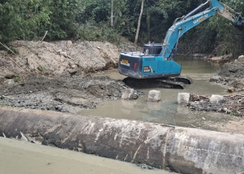Pengerukan sungai oleh PGM